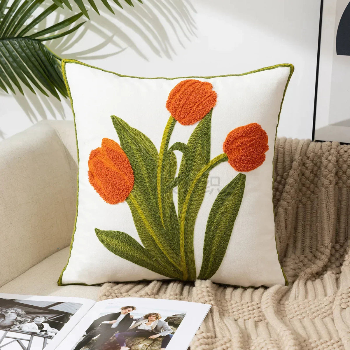 Velzora - Housse de coussin en coton brodé – Motif floral rustique | Velzora