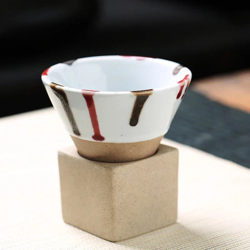 Velzora - Tasse en céramique japonaise faite main, forme conique | Velzora