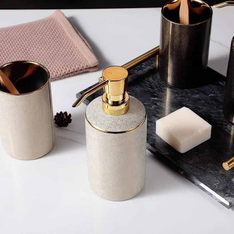 Velzora - Ensemble accessoires salle de bain céramique bords dorés | Velzora