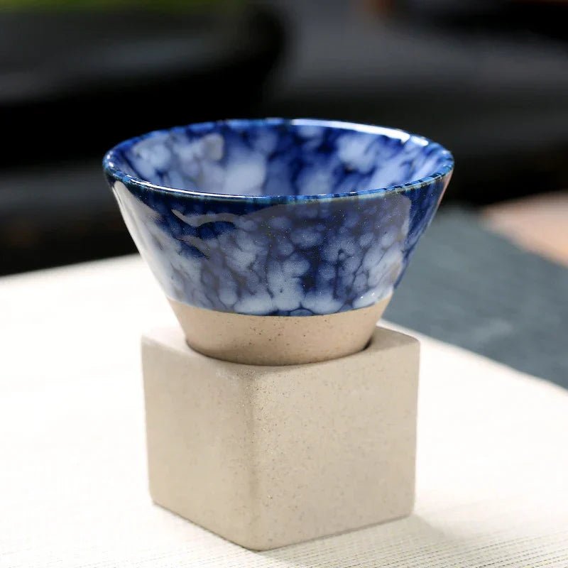 Velzora - Tasse en céramique japonaise faite main, forme conique | Velzora