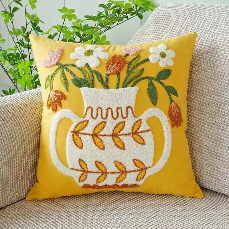 Velzora - Housse de coussin en coton brodé – Motif floral rustique | Velzora