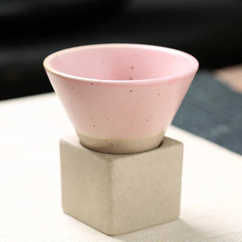 Velzora - Tasse en céramique japonaise faite main, forme conique | Velzora