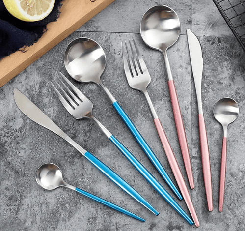 Juego de cubiertos de acero inoxidable de 24 piezas en dos tonos dorado y plateado | Velzora
