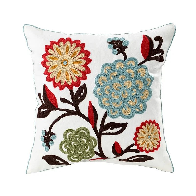 Velzora - Housse de coussin en coton brodé – Motif floral rustique | Velzora