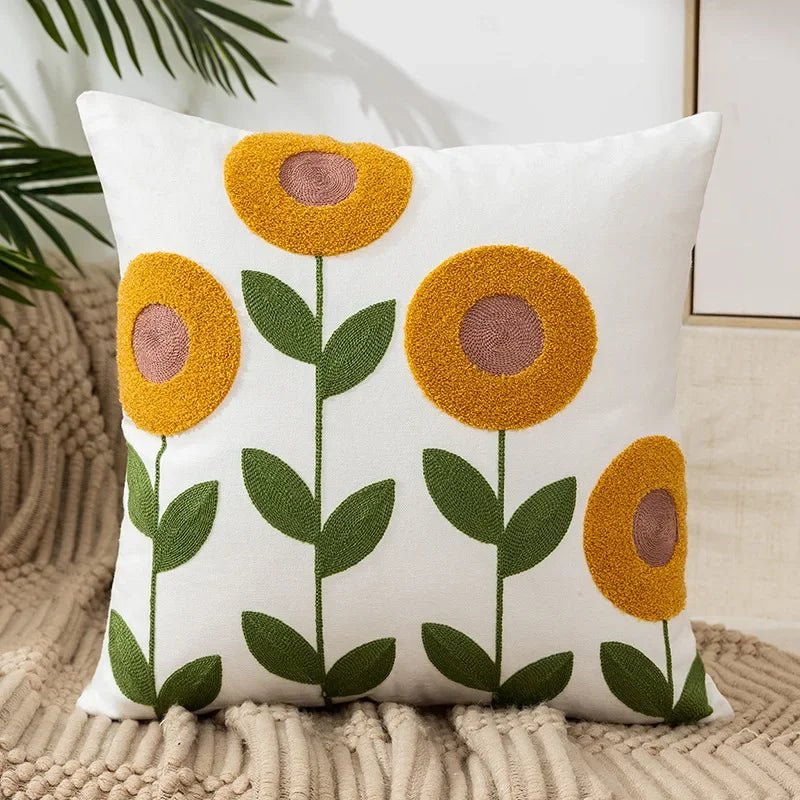 Velzora - Housse de coussin en coton brodé – Motif floral rustique | Velzora