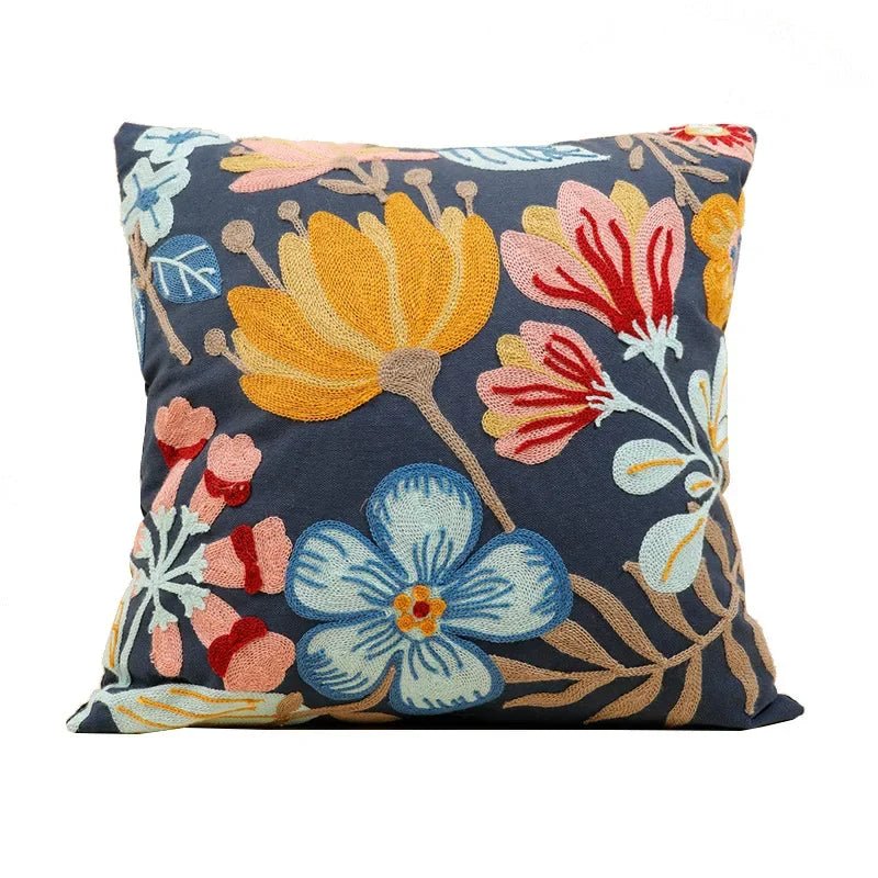 Velzora - Housse de coussin en coton brodé – Motif floral rustique | Velzora