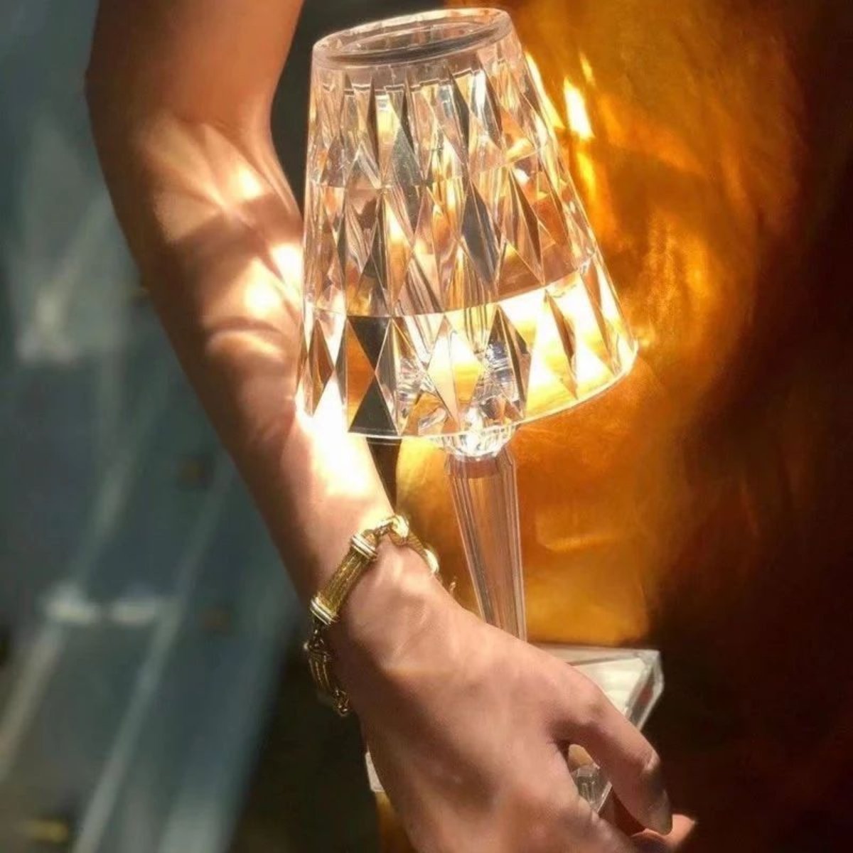 Velzora - Lampe de table en cristal acrylique texturé | Velzora
