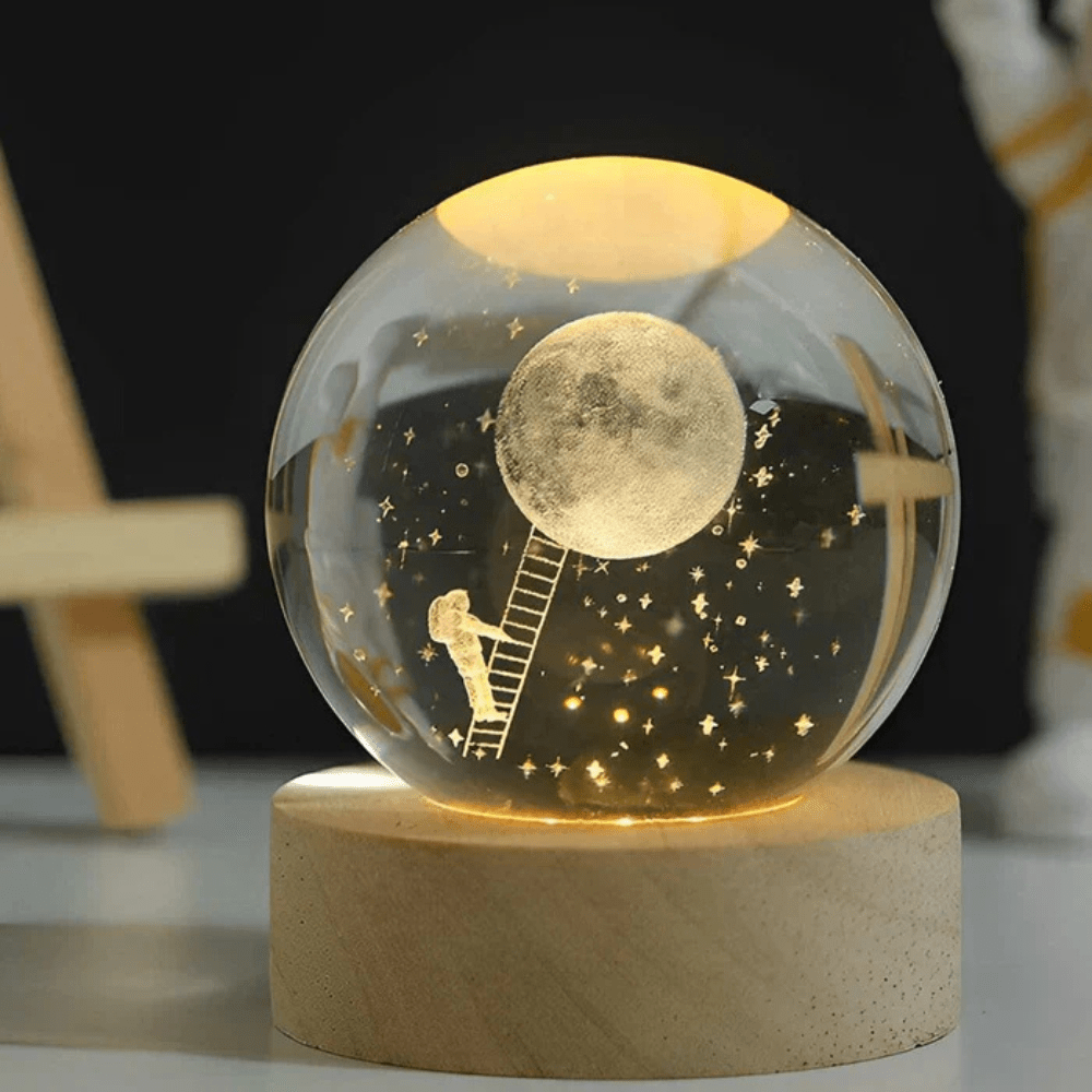 Velzora - Boule lumineuse gravée en verre sur socle en bois | Velzora